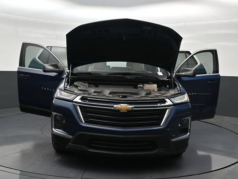Used 2023 Chevrolet Traverse LS FWD image 38