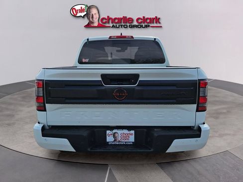 Used 2025 Nissan Frontier PRO-4X AWD/4WD image 5