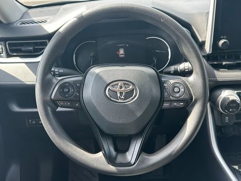 Used 2025 Toyota RAV4 XLE AWD/4WD image 19