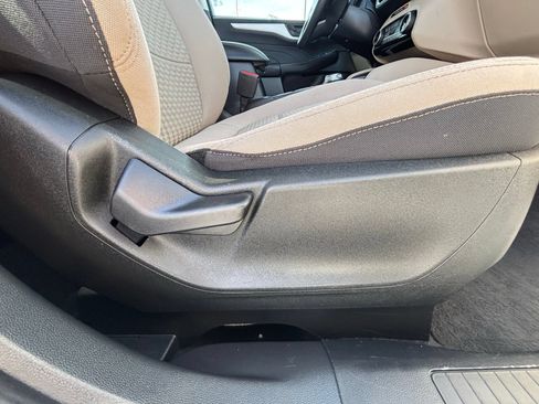 Used 2022 Ford Escape SE w/ Convenience Package FWD image 25