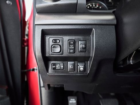 Used 2019 Toyota Tundra SR5 w/ SR5 Upgrade Package AWD/4WD image 28