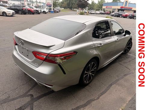 Used 2018 Toyota Camry SE FWD image 8