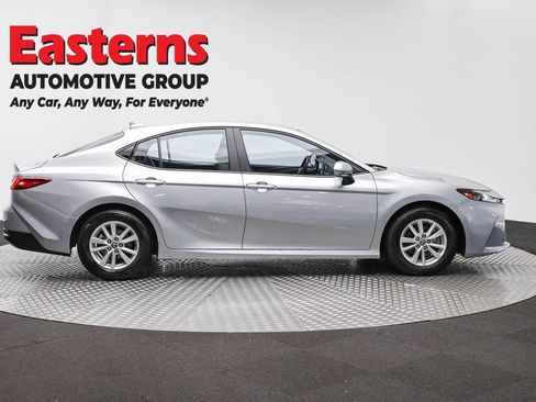 Used 2025 Toyota Camry LE w/ Convenience Package FWD image 4