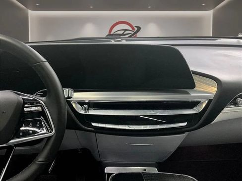 Used 2024 Cadillac Lyriq Luxury RWD image 11