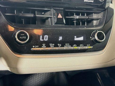 Certified 2021 Toyota Corolla LE FWD image 17