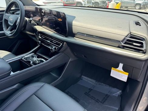 New 2026 Chevrolet Traverse LT w/ LPO, Floor Liner Package FWD image 6