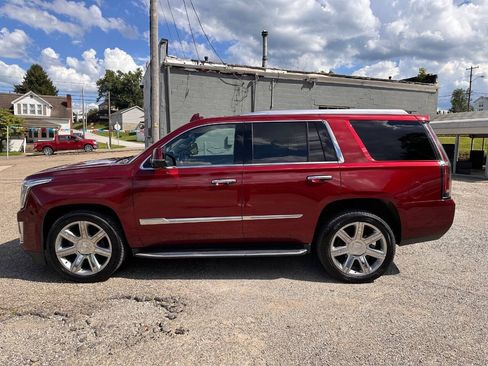 Used 2017 Cadillac Escalade Luxury AWD/4WD image 10