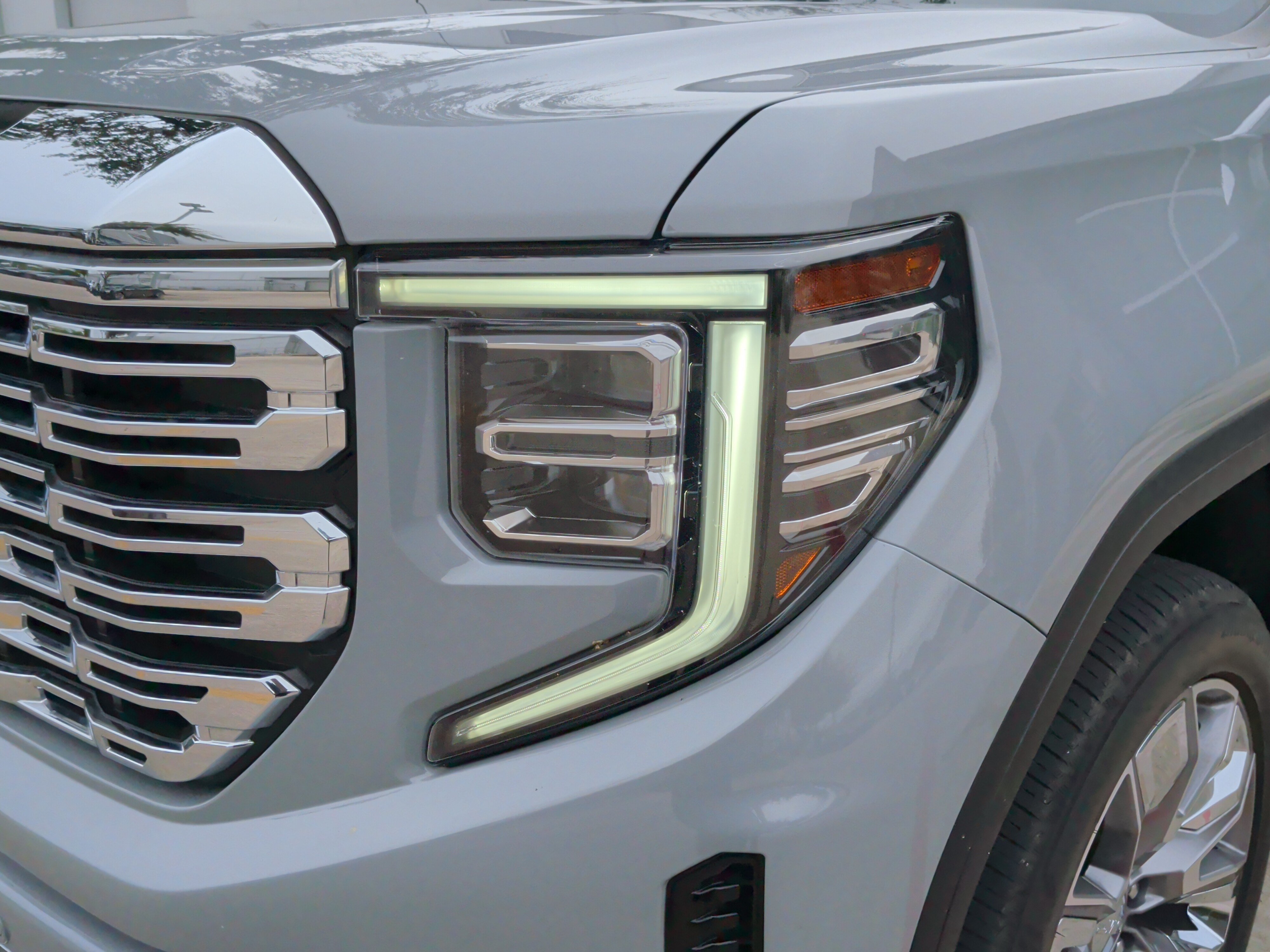 Used 2024 GMC Sierra 1500 Denali w/ Denali Reserve Package AWD/4WD image 6