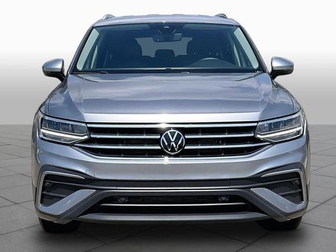 Used 2024 Volkswagen Tiguan SE FWD image 4
