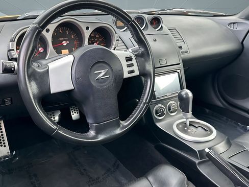 Used 2004 Nissan 350Z Touring image 29