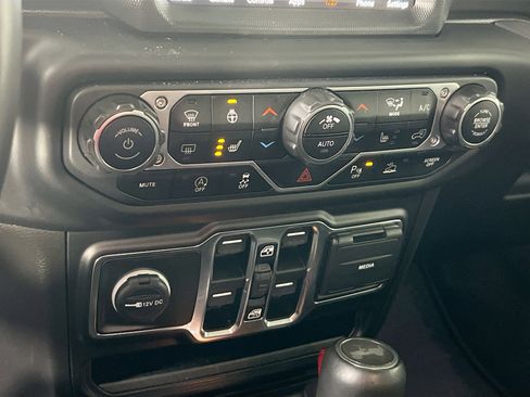 Used 2023 Jeep Wrangler Unlimited Sahara image 16