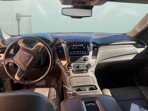 Used 2019 GMC Yukon XL Denali w/ Open Road Package AWD/4WD image 12