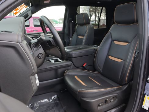 Used 2023 GMC Yukon AT4 image 9