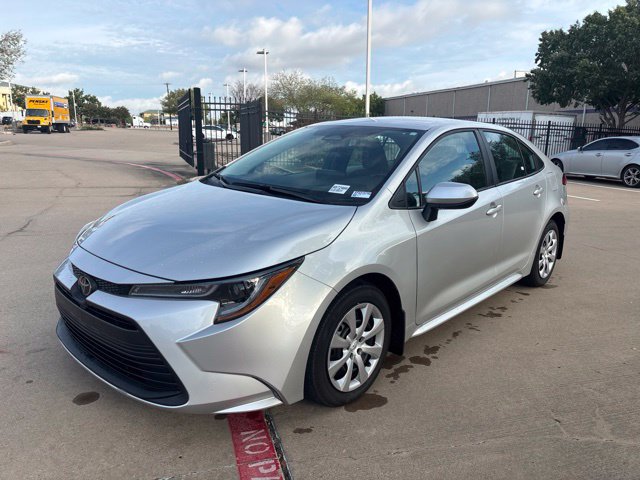 Used 2025 Toyota Corolla LE FWD image 1