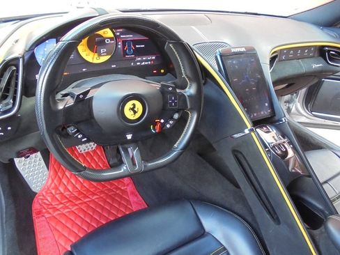 Used 2021 Ferrari Roma RWD image 9