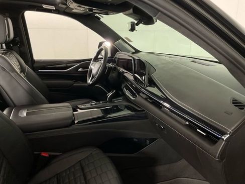 Used 2024 Cadillac Escalade ESV V w/ LPO, ONYX Package image 29