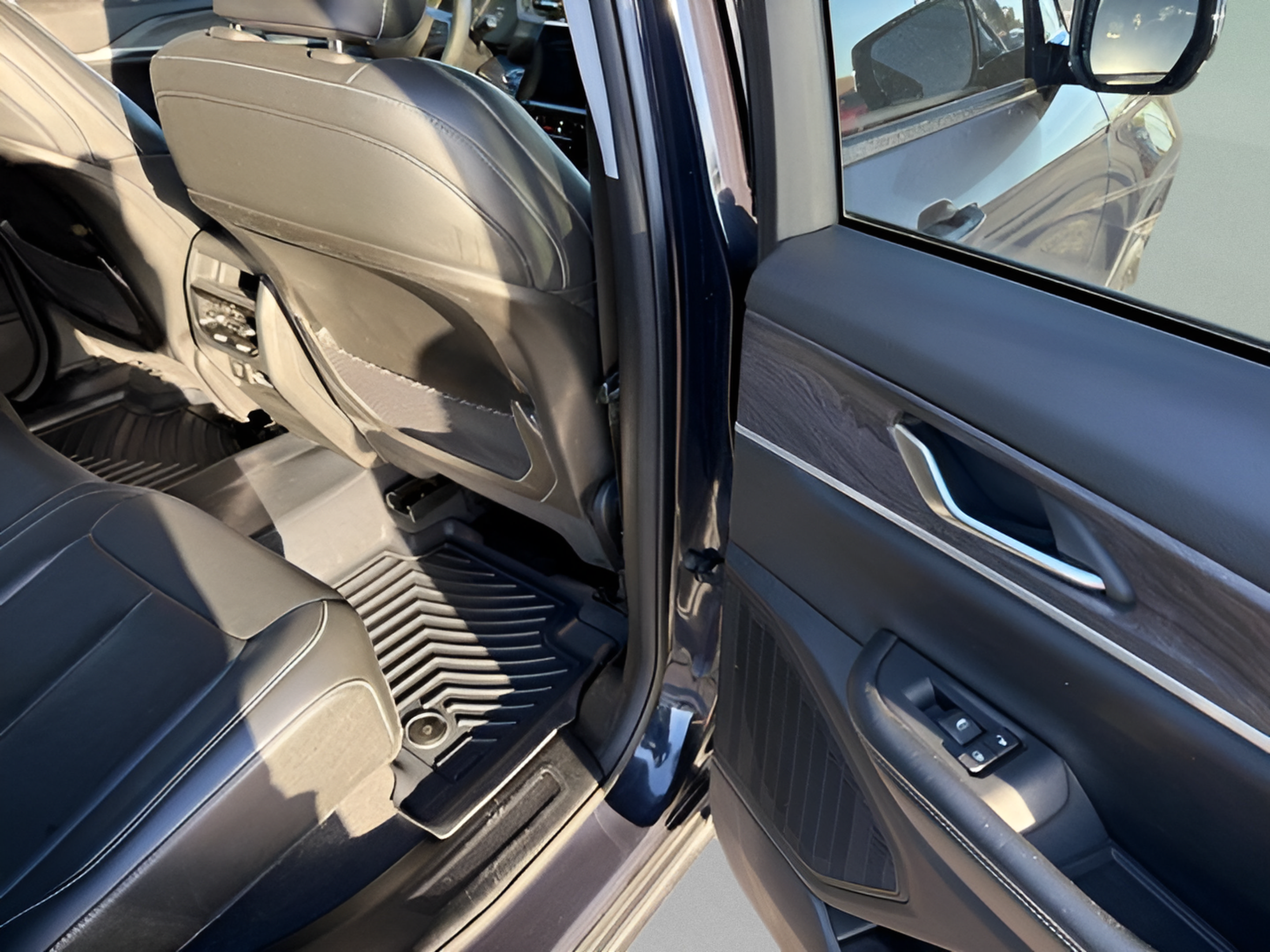Used 2023 Jeep Grand Cherokee Limited AWD/4WD image 12