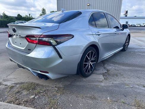 Used 2024 Toyota Camry SE FWD image 5