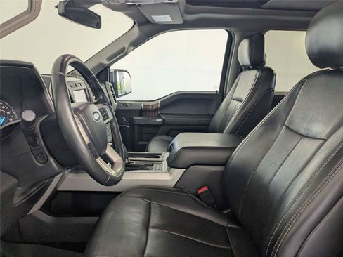 Used 2019 Ford F150 Lariat w/ Equipment Group 502A Luxury AWD/4WD image 10