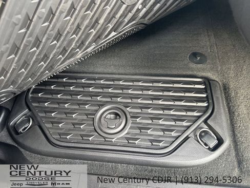 Used 2023 RAM 1500 Big Horn AWD/4WD image 12
