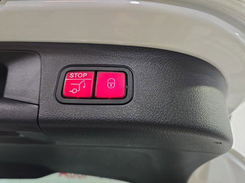 Used 2022 Mercedes-Benz GLA 250 4MATIC image 16
