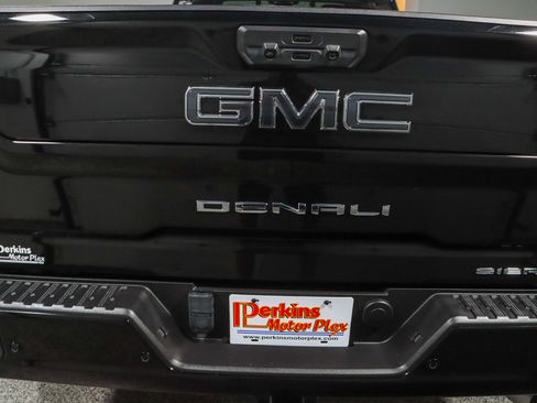 Used 2024 GMC Sierra 3500 Denali Ultimate AWD/4WD image 8