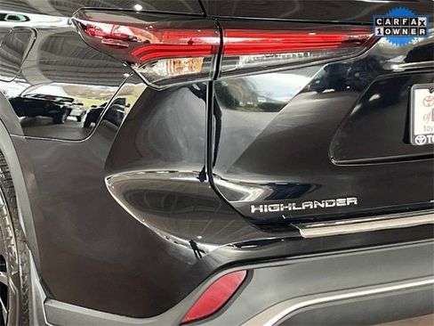 Used 2025 Toyota Highlander XSE image 5