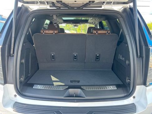 Used 2025 Chevrolet Tahoe High Country AWD/4WD image 36