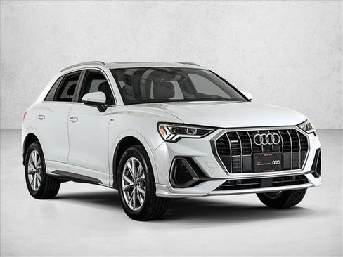 Certified 2025 Audi Q3 2.0T Premium w/ Convenience Package image 3
