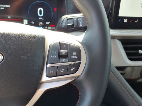 Used 2026 Ford Explorer Active AWD/4WD image 18
