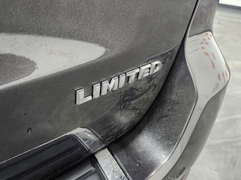 Used 2015 Jeep Grand Cherokee Limited w/ Luxury Group II image 24