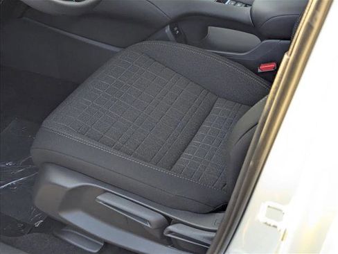 New 2026 Honda HR-V LX image 4