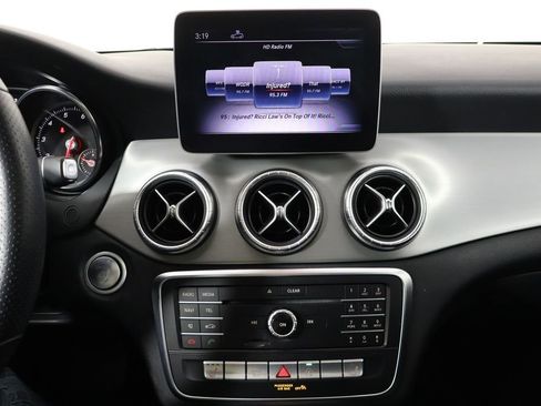 Used 2019 Mercedes-Benz CLA 250 image 21