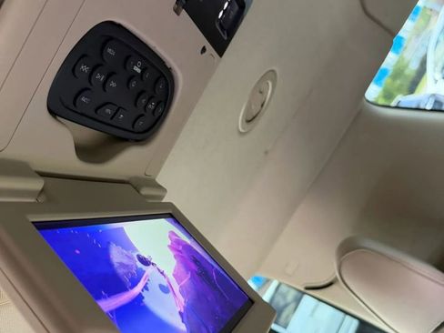 Used 2018 GMC Yukon XL Denali w/ Open Road Package image 18