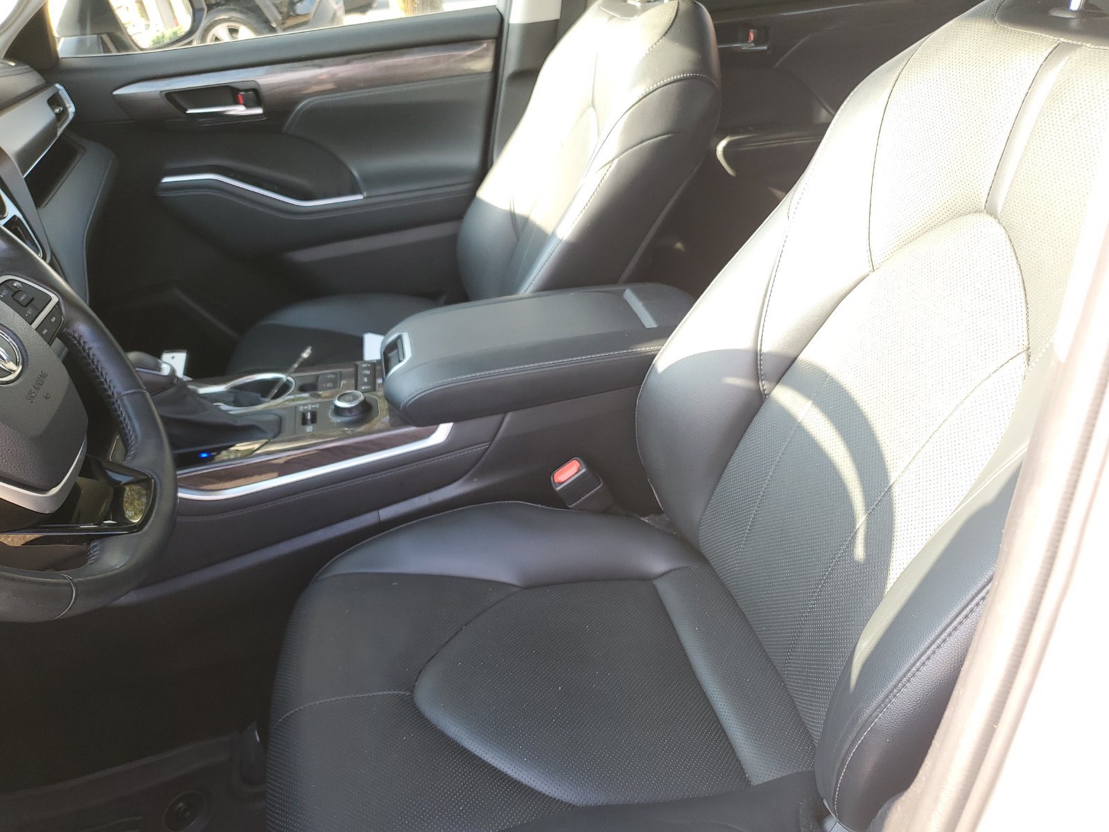 Used 2022 Toyota Highlander Limited AWD/4WD image 18
