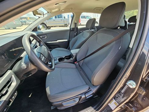 Used 2025 Kia K4 FWD image 17