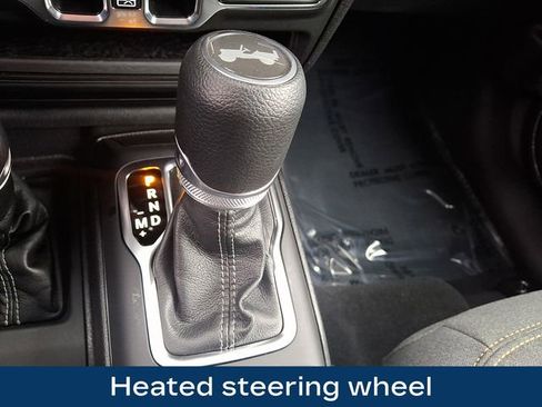 Used 2025 Jeep Wrangler Unlimited Sahara image 17