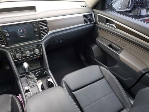 Used 2022 Volkswagen Atlas SE w/ Panoramic Sunroof Package image 17