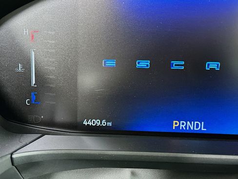 Used 2025 Ford Escape SE image 19