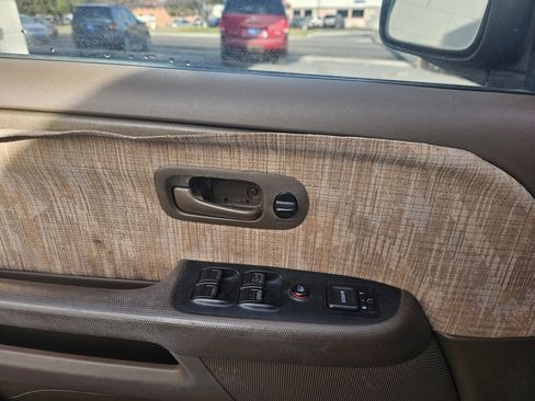 Used 2003 Honda CR-V LX image 9