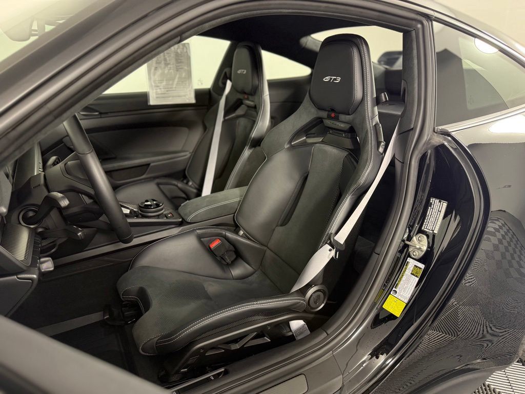Certified 2026 Porsche 911 GT3 RWD image 5
