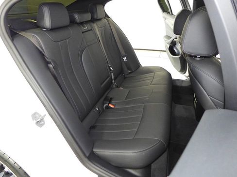 Used 2023 BMW 530e 530e iPerformance w/ M Sport Package image 19