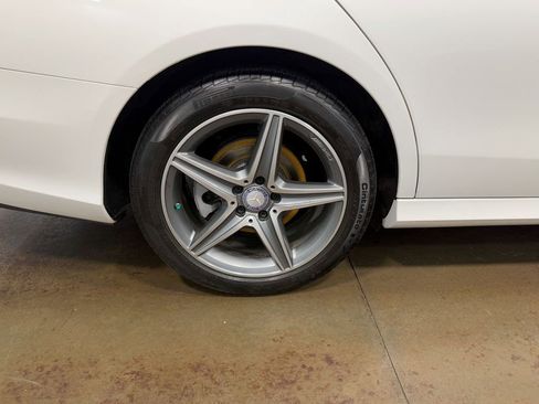 Used 2017 Mercedes-Benz E 300 4MATIC image 92