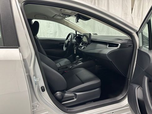 Used 2025 Toyota Corolla LE image 54
