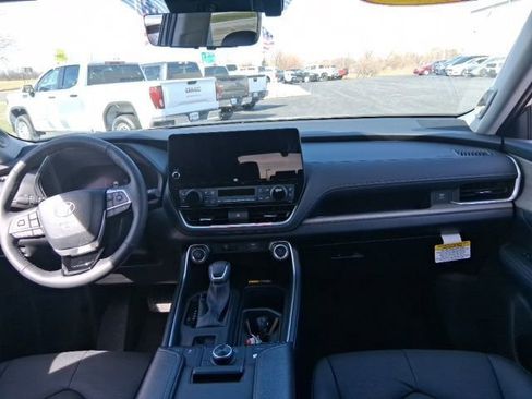 New 2026 Toyota Grand Highlander AWD image 10