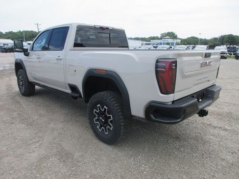 New 2026 GMC Sierra 2500 AT4X AWD/4WD image 9