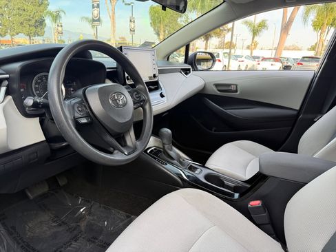 Used 2022 Toyota Corolla LE FWD image 16