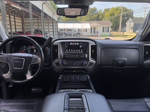 Used 2018 GMC Sierra 1500 Denali w/ Denali Ultimate Package AWD/4WD image 39