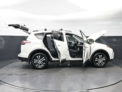 Used 2017 Toyota RAV4 LE FWD image 32