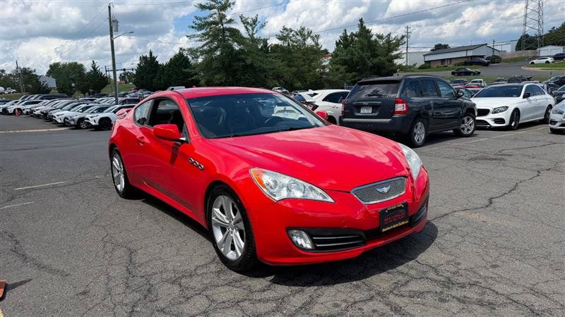 Used 2010 Hyundai Genesis 3.8 RWD image 3
